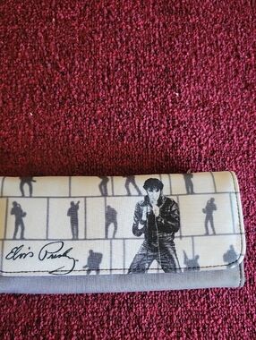 Source Unknown Grey and Cream Elvis Presley Graphic Wallet Black Intieror